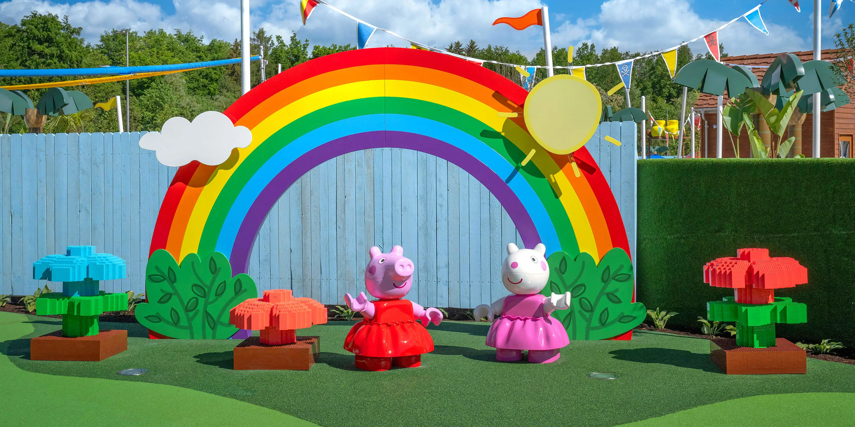 LEGO DUPLO PEPPA PIG Play Zone im PEPPA PIG Park