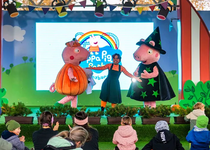 PEPPA PIG Park Halloween Show