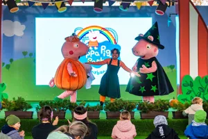 PEPPA PIG Park Halloween Show
